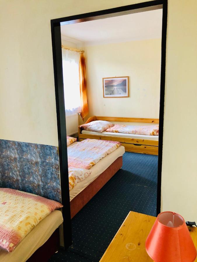 Penzion Horska Chata Svetla Tanvald Buitenkant foto