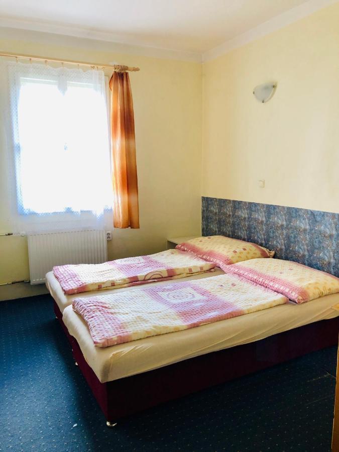 Penzion Horska Chata Svetla Tanvald Buitenkant foto