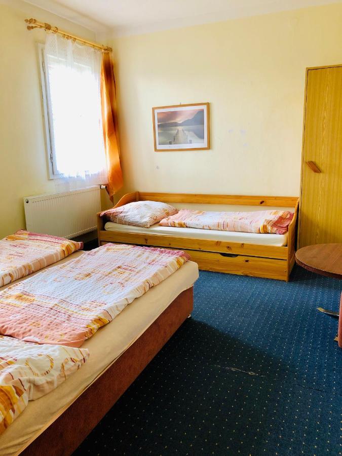 Penzion Horska Chata Svetla Tanvald Buitenkant foto